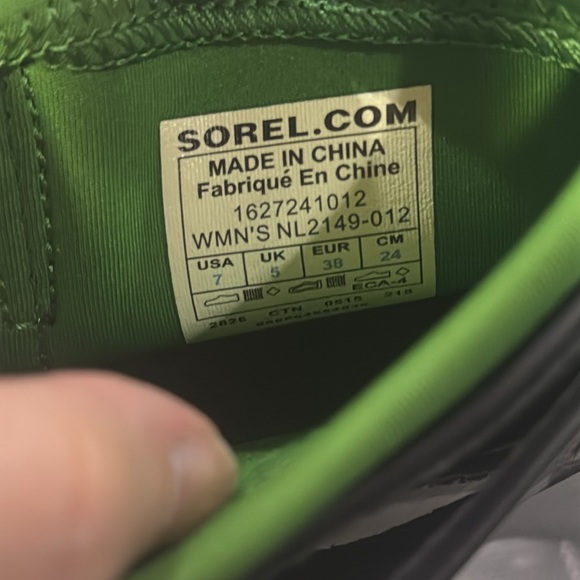 Sorel Medina III black rubber waterproof high heeled boot green accents neoprene - Picture 7 of 7